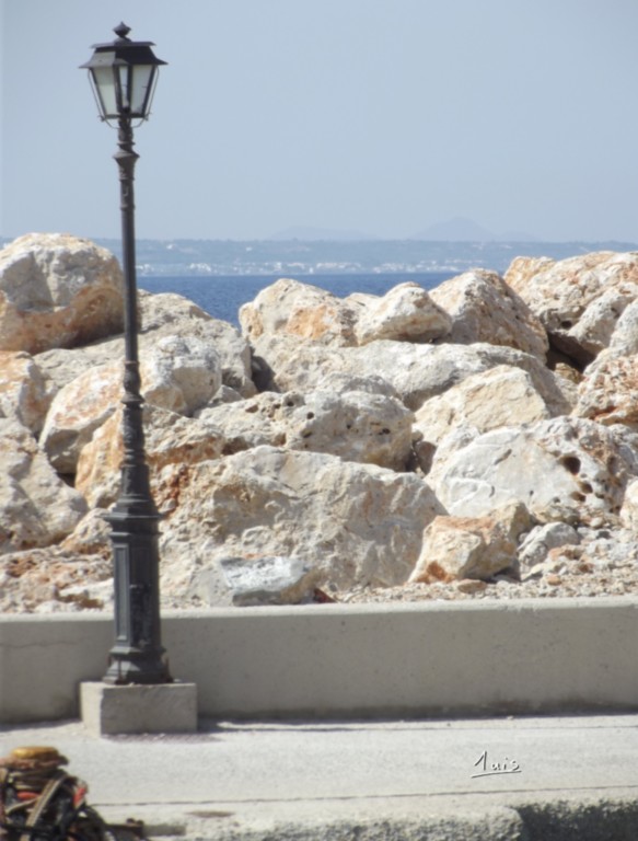 Les rochers par August Luis