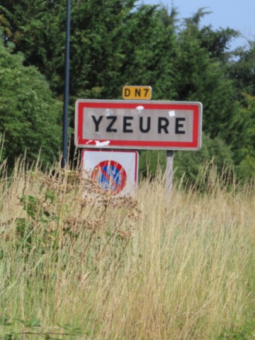 03 YZEURE