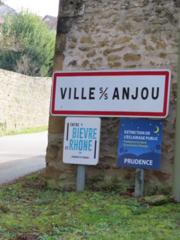 38 VILLE SOUS ANJOU