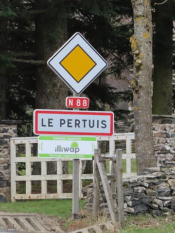 43 LE PERTUIS